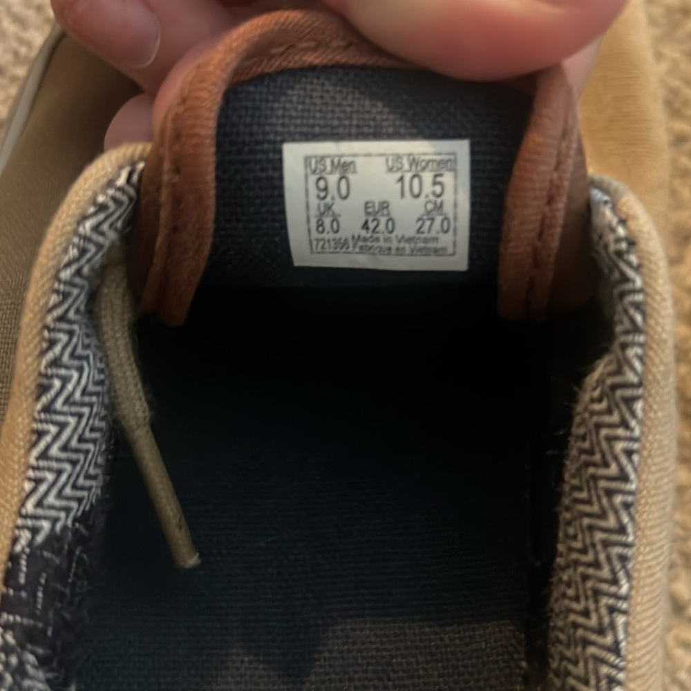 Vans - Picture 5 of 6